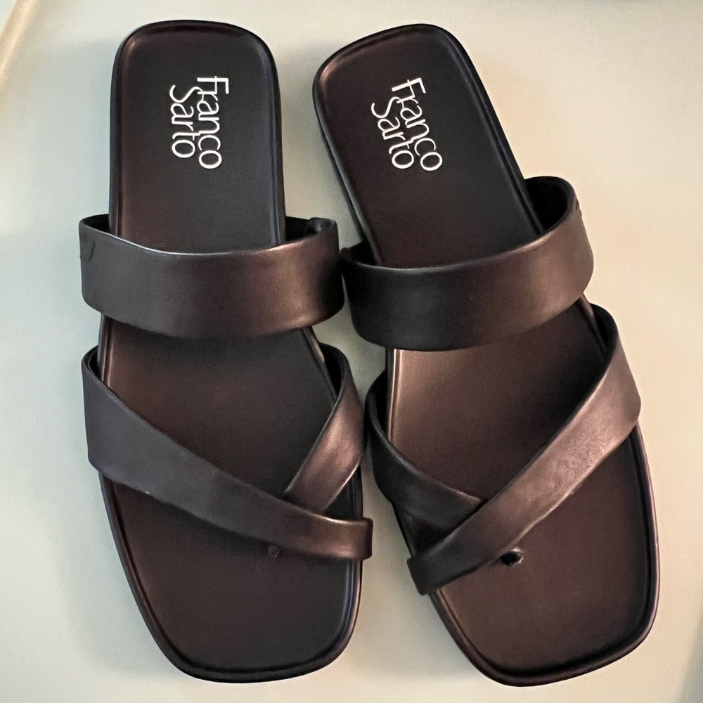 Franco Sarto Women’s Estella Black Toe Loop Sandals size 9 NWT